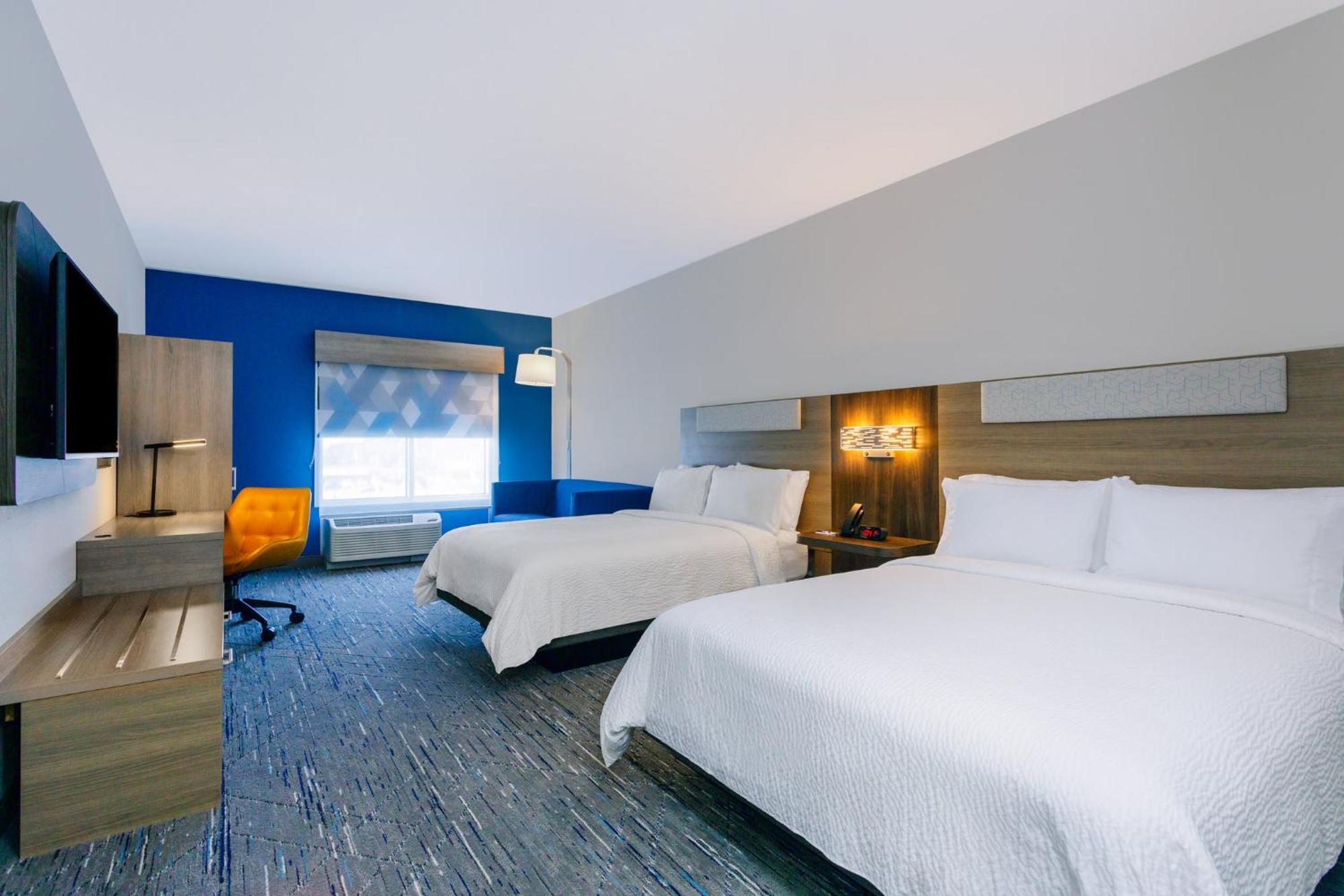Holiday Inn Express & Suites Tampa Stadium - Airport Area By Ihg Exterior photo